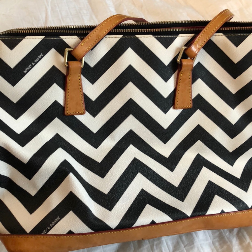 Dooney & Bourke - Picture 6 of 6